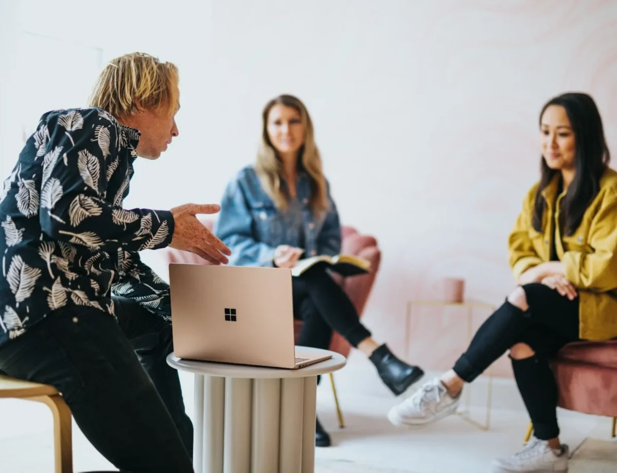 Influencer explaining